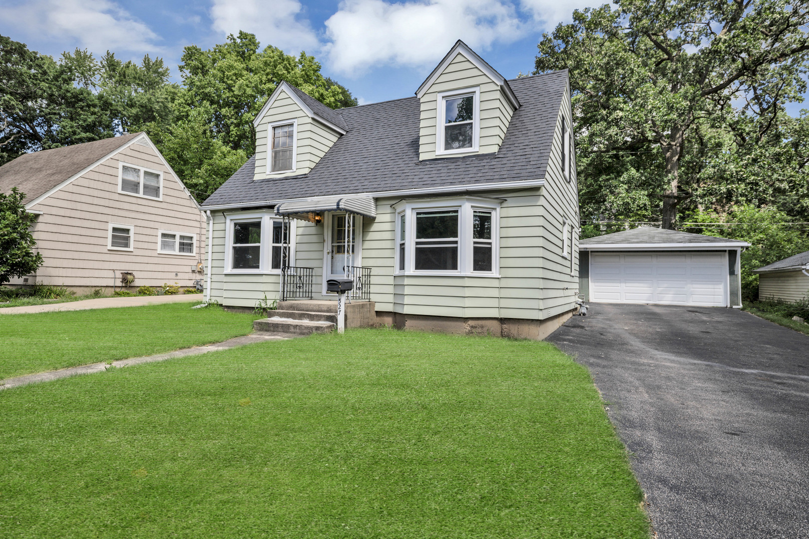 527 Fremont Street, West Chicago, IL 60185