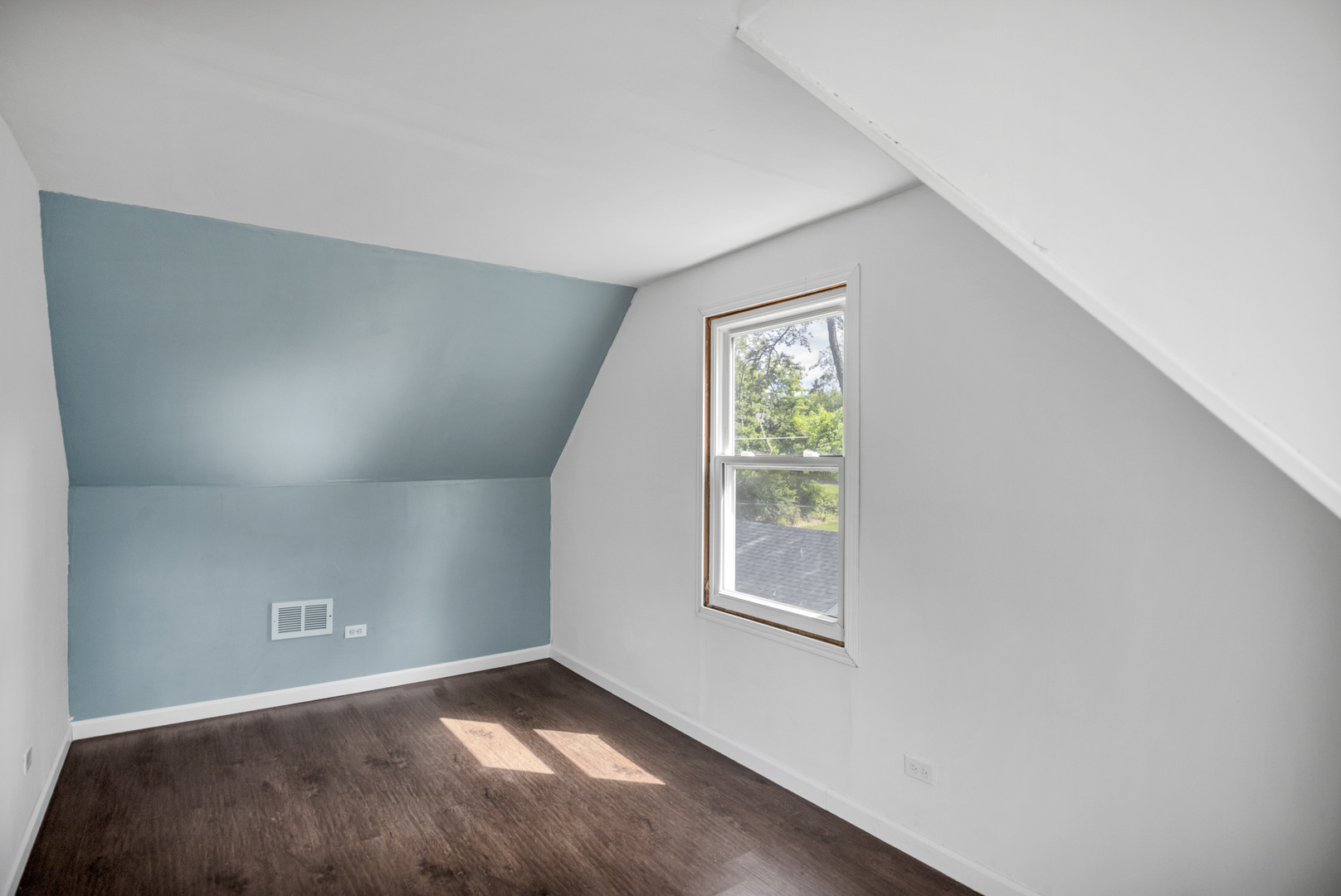 527 Fremont Street, West Chicago, IL 60185