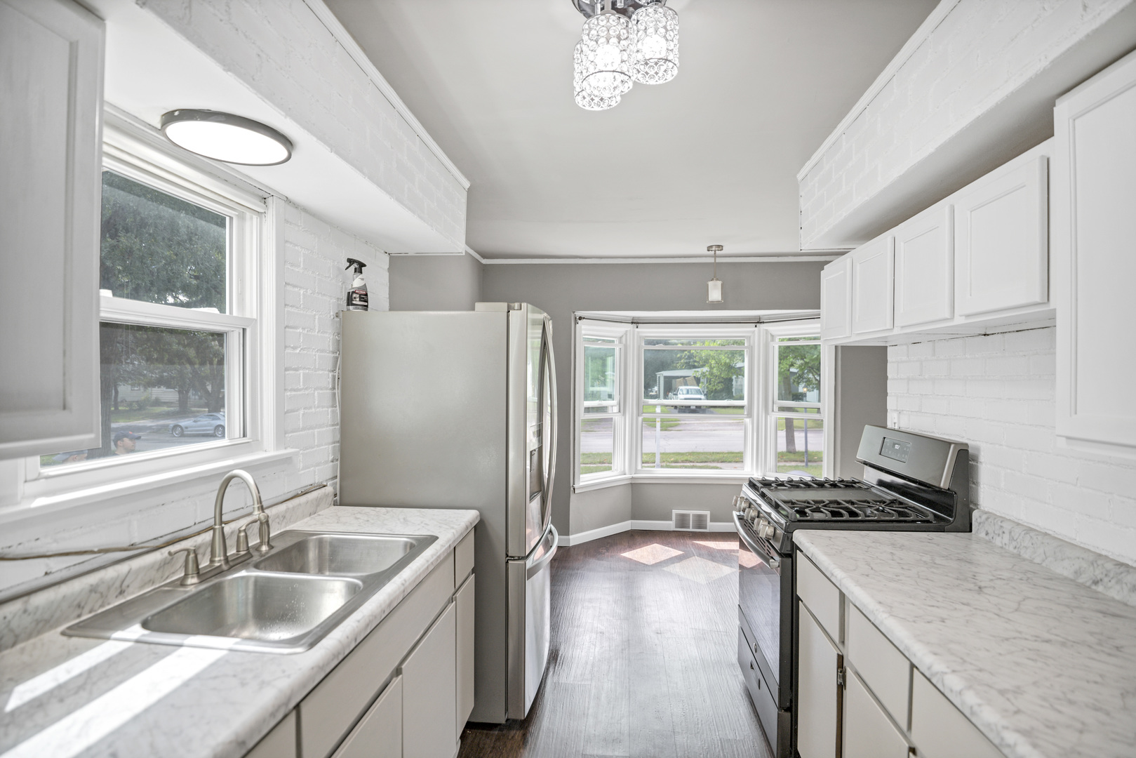 527 Fremont Street, West Chicago, IL 60185