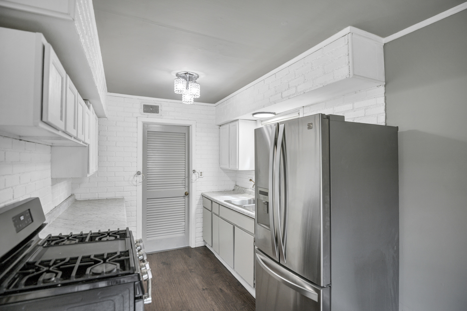 527 Fremont Street, West Chicago, IL 60185