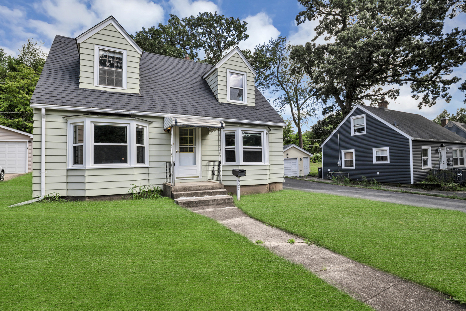 527 Fremont Street, West Chicago, IL 60185