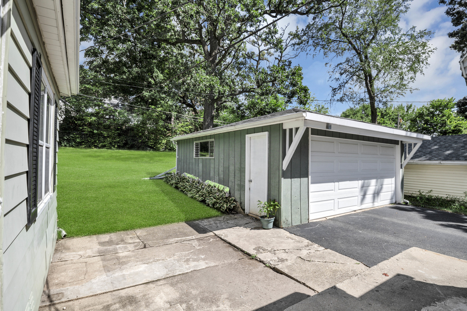 527 Fremont Street, West Chicago, IL 60185