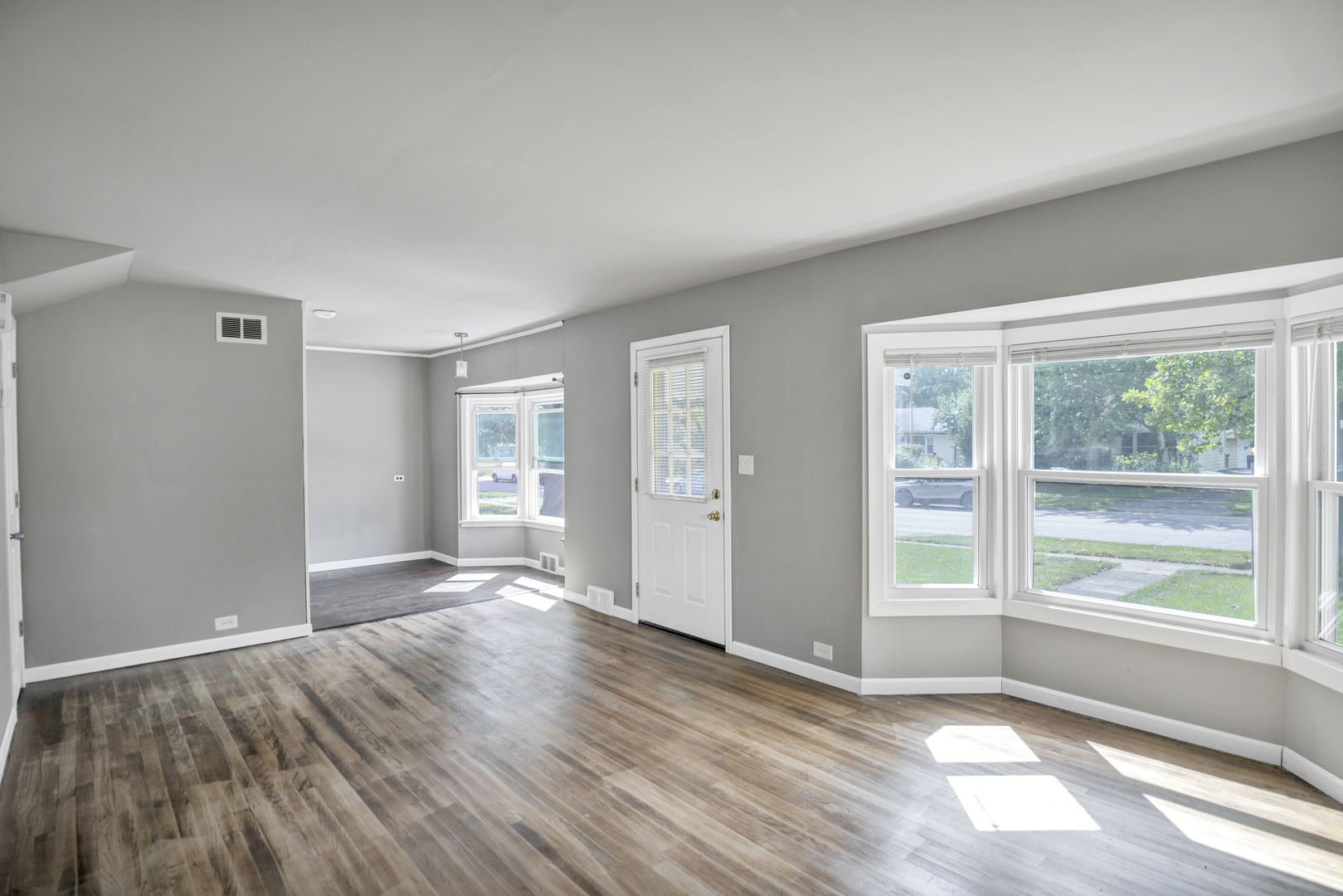 527 Fremont Street, West Chicago, IL 60185