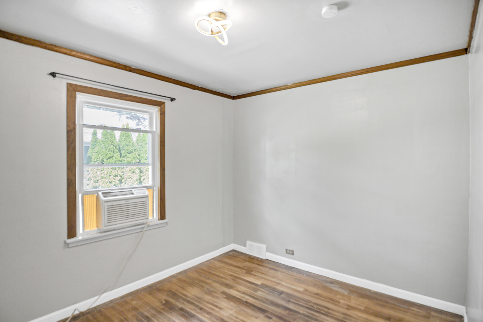 527 Fremont Street, West Chicago, IL 60185