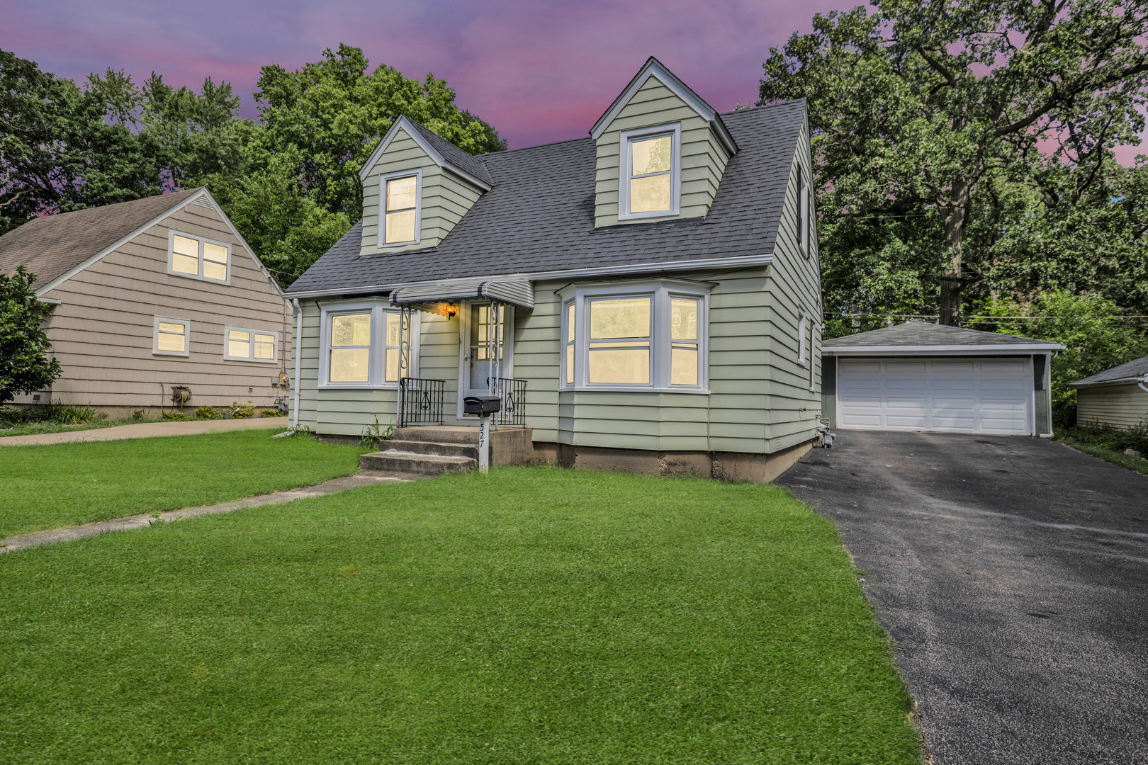 527 Fremont Street, West Chicago, IL 60185