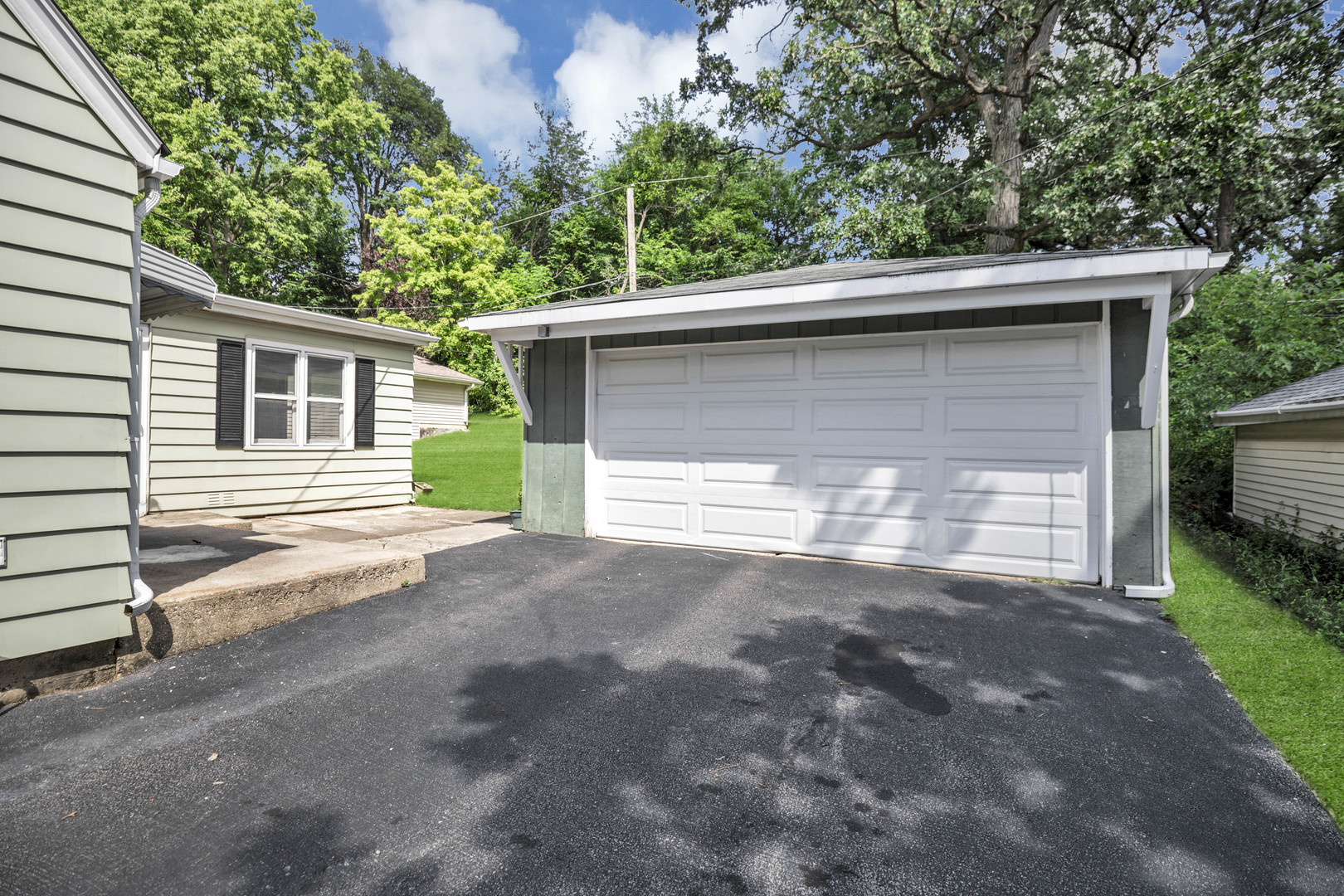 527 Fremont Street, West Chicago, IL 60185