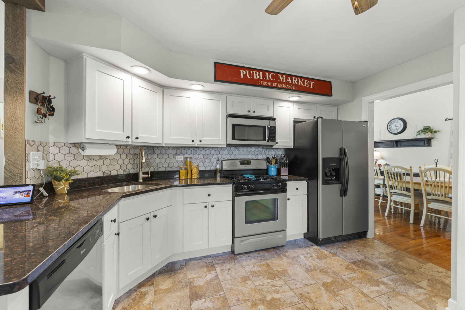 800 N Ashbury Avenue, Bolingbrook, IL 60440