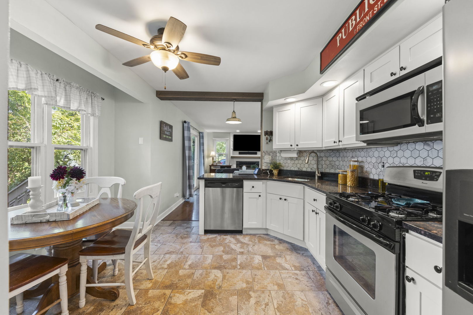 800 N Ashbury Avenue, Bolingbrook, IL 60440