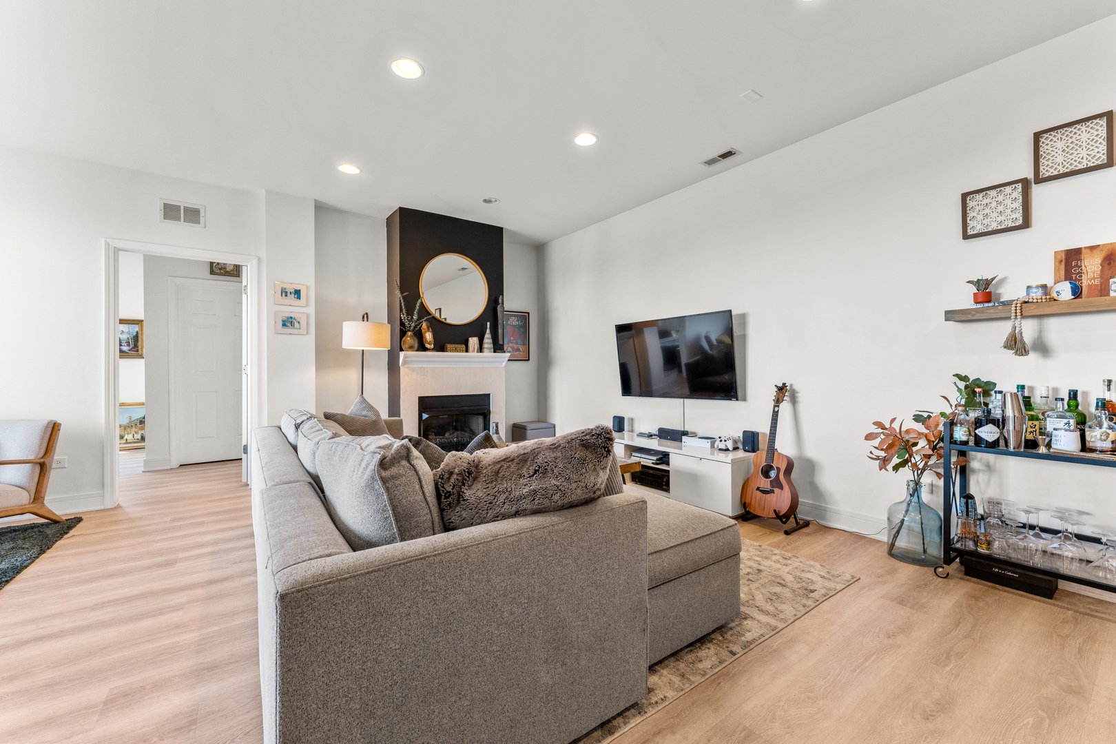 5300 N Lincoln Avenue #4B, Chicago, IL 60625