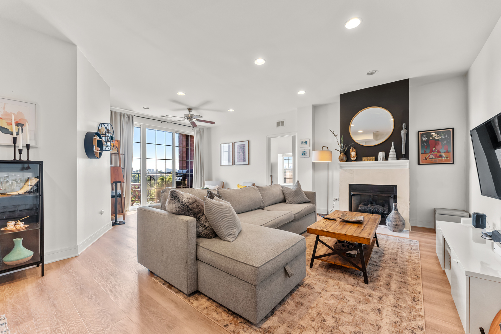 5300 N Lincoln Avenue #4B, Chicago, IL 60625
