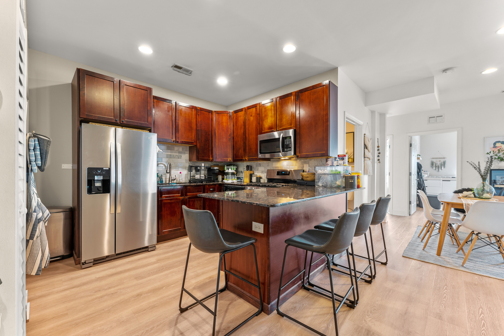 5300 N Lincoln Avenue #4B, Chicago, IL 60625
