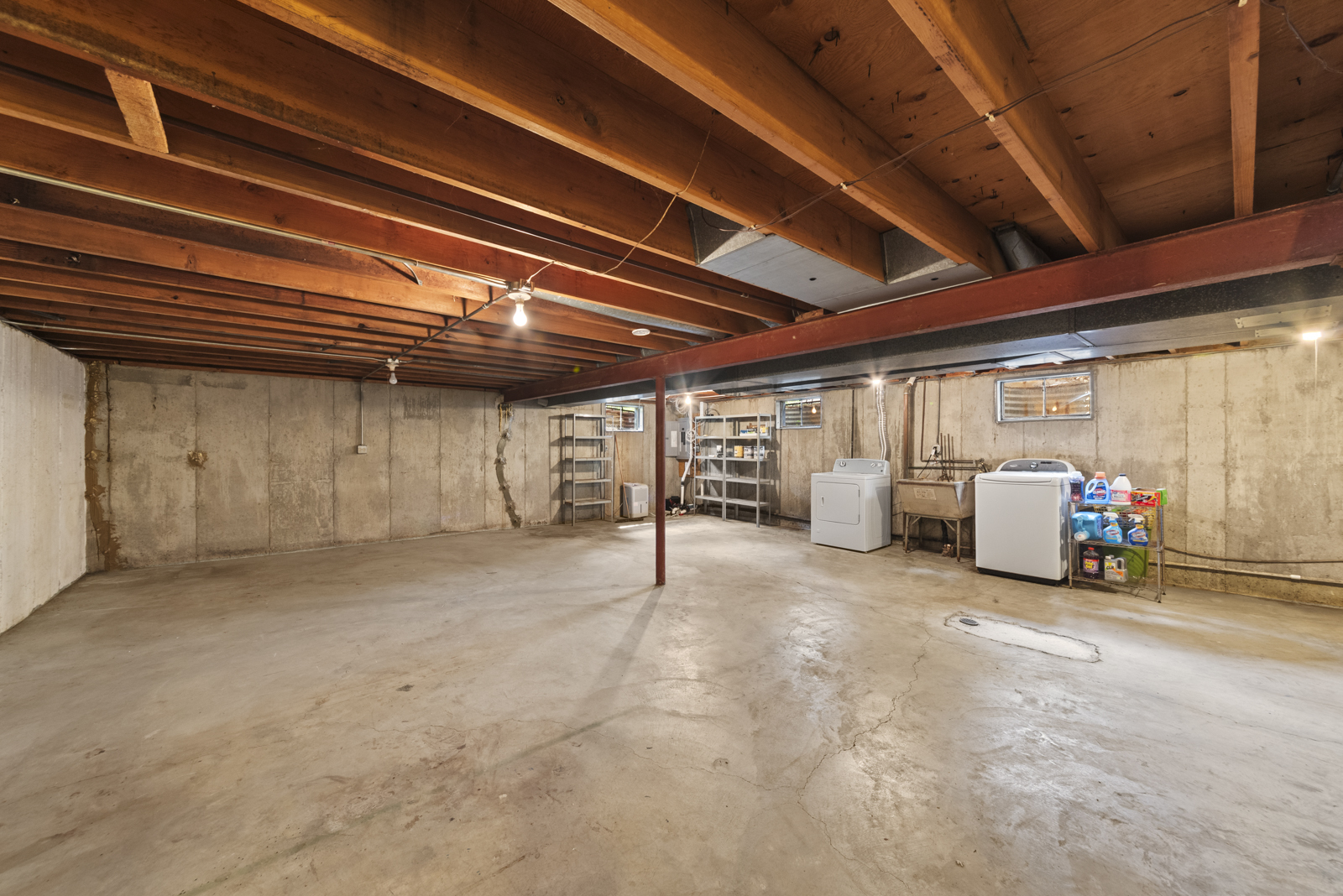 7704 Queens Court, Downers Grove, IL 60516