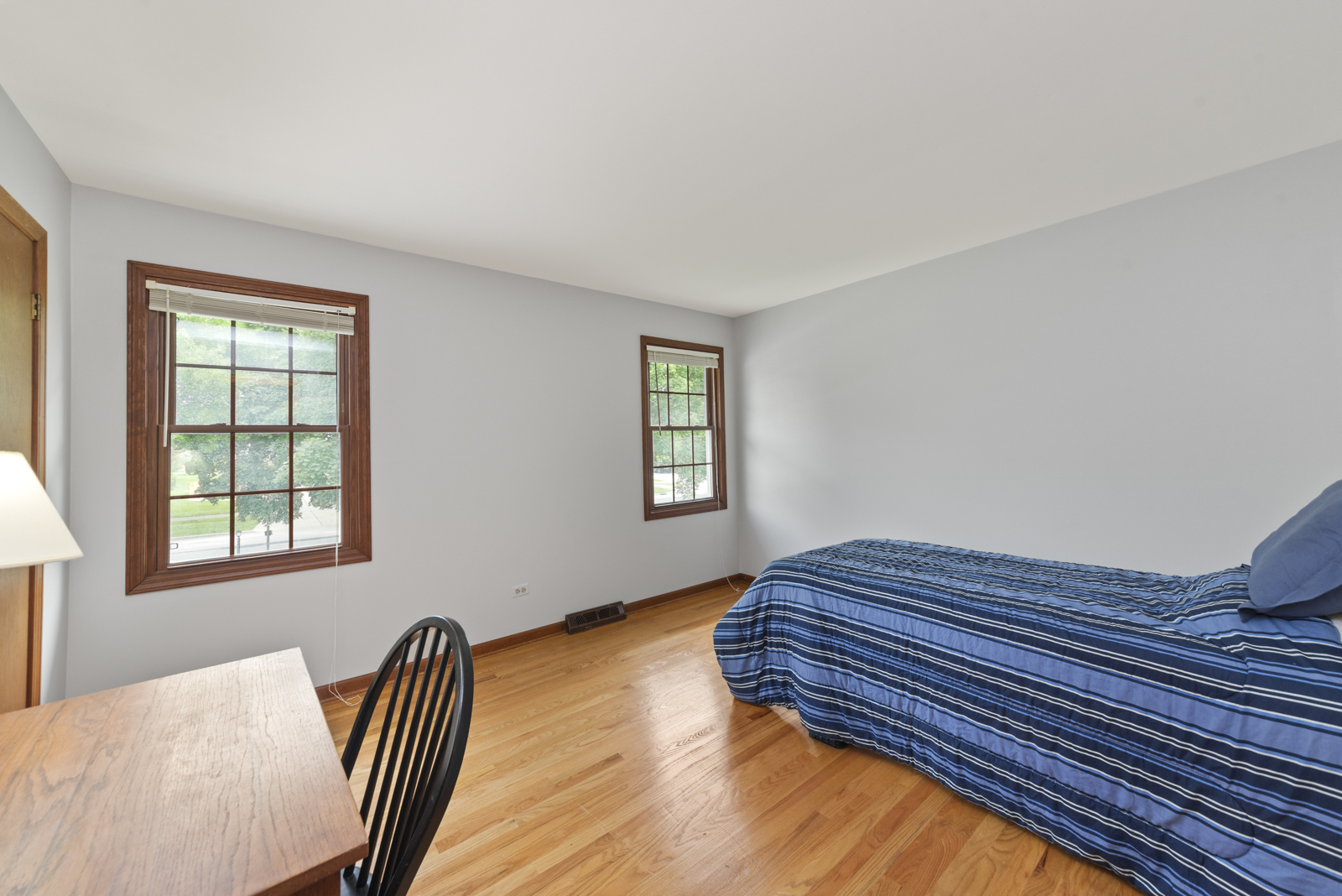 7704 Queens Court, Downers Grove, IL 60516