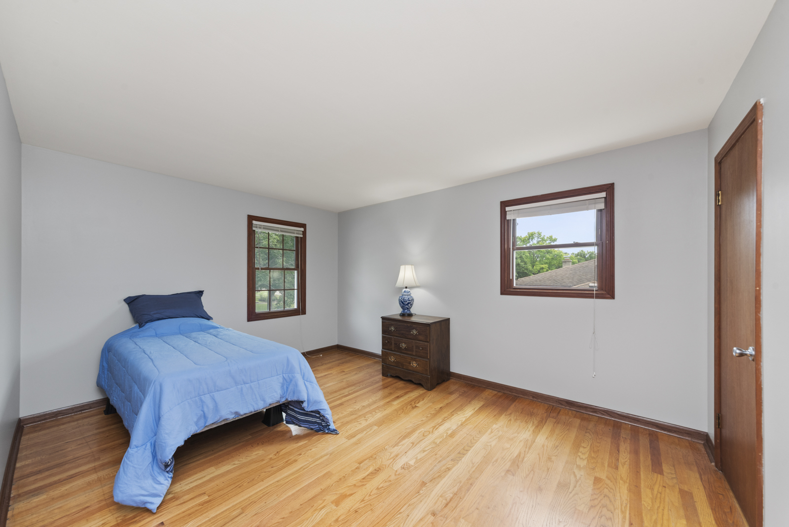 7704 Queens Court, Downers Grove, IL 60516