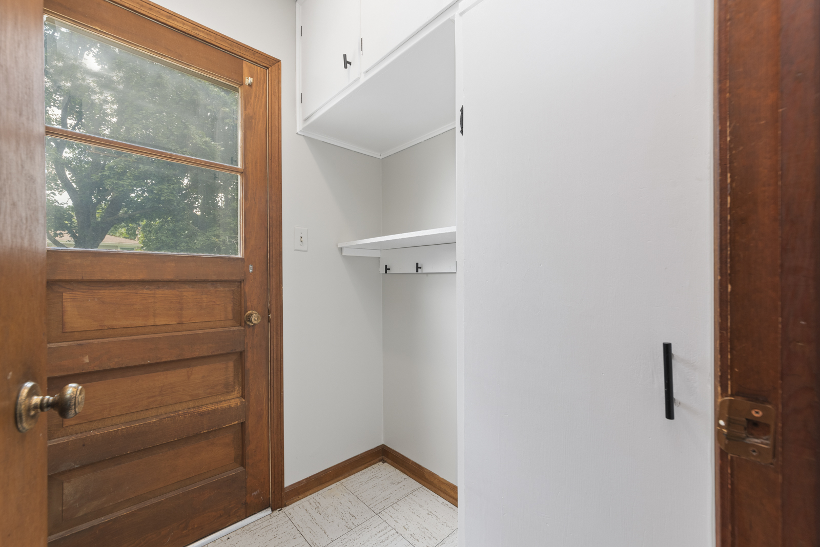 7704 Queens Court, Downers Grove, IL 60516