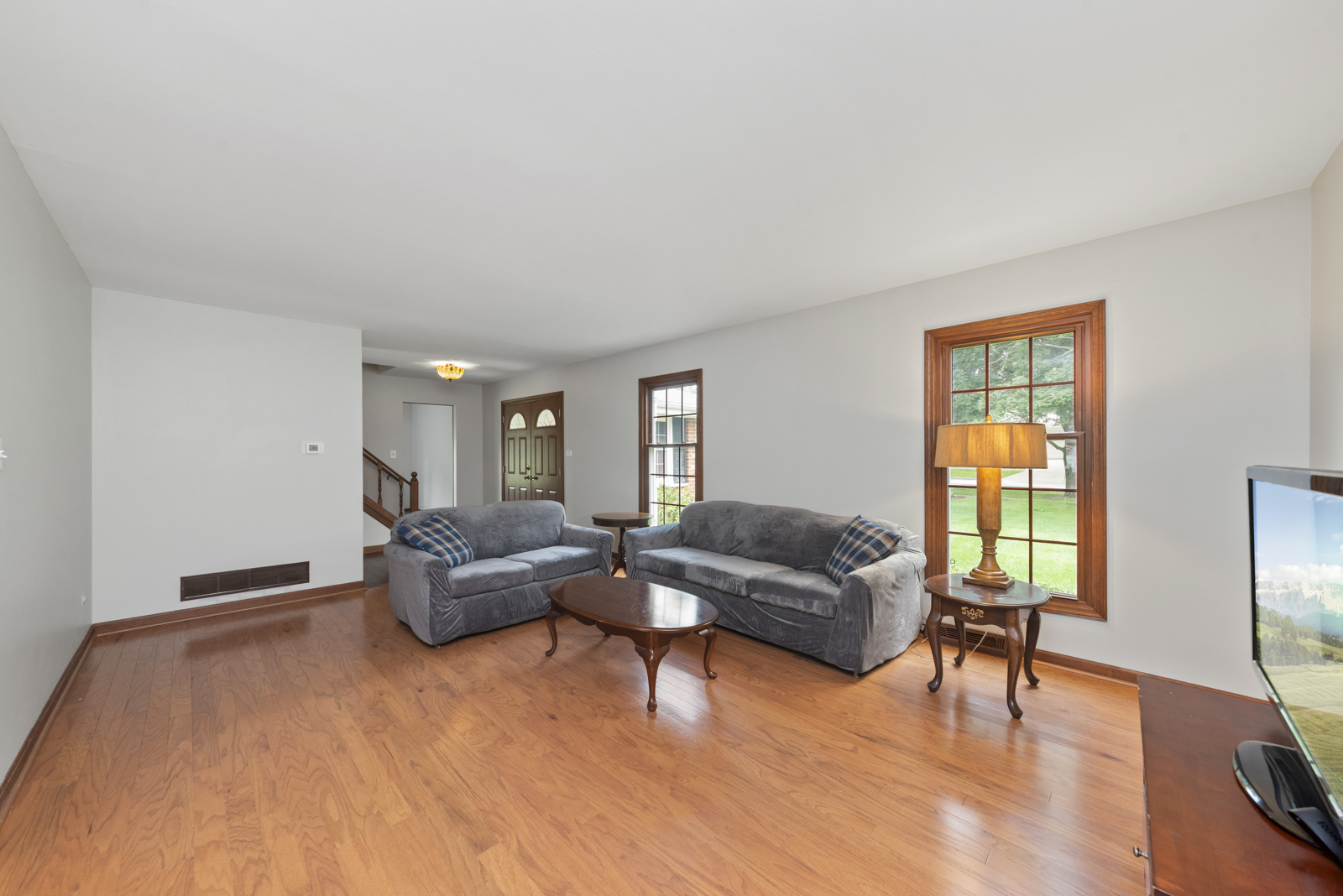 7704 Queens Court, Downers Grove, IL 60516