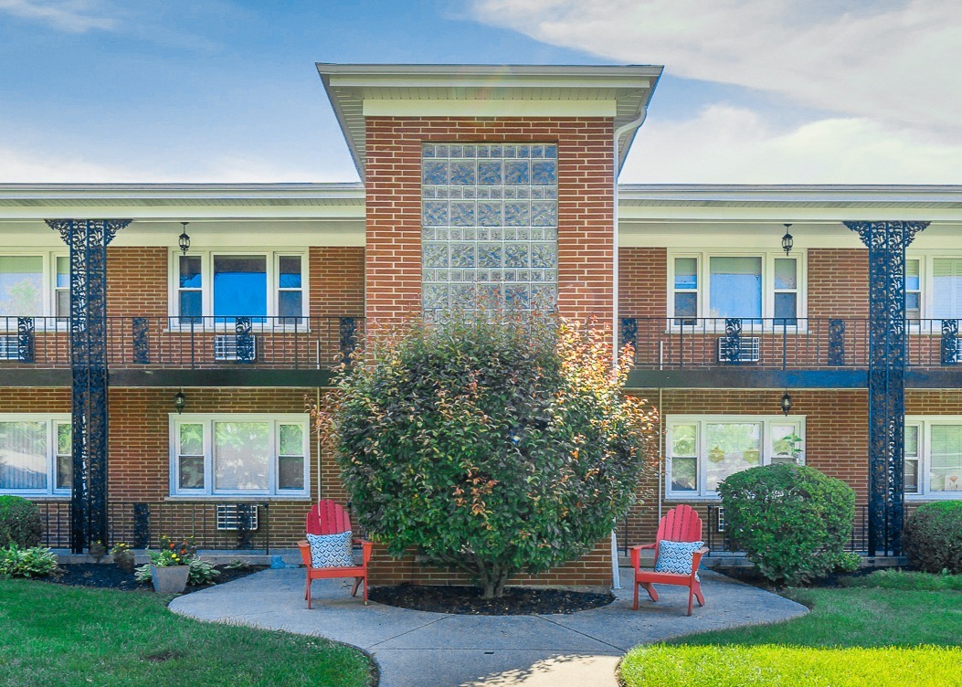 1427 Homestead Road #F, La Grange Park, IL 60526