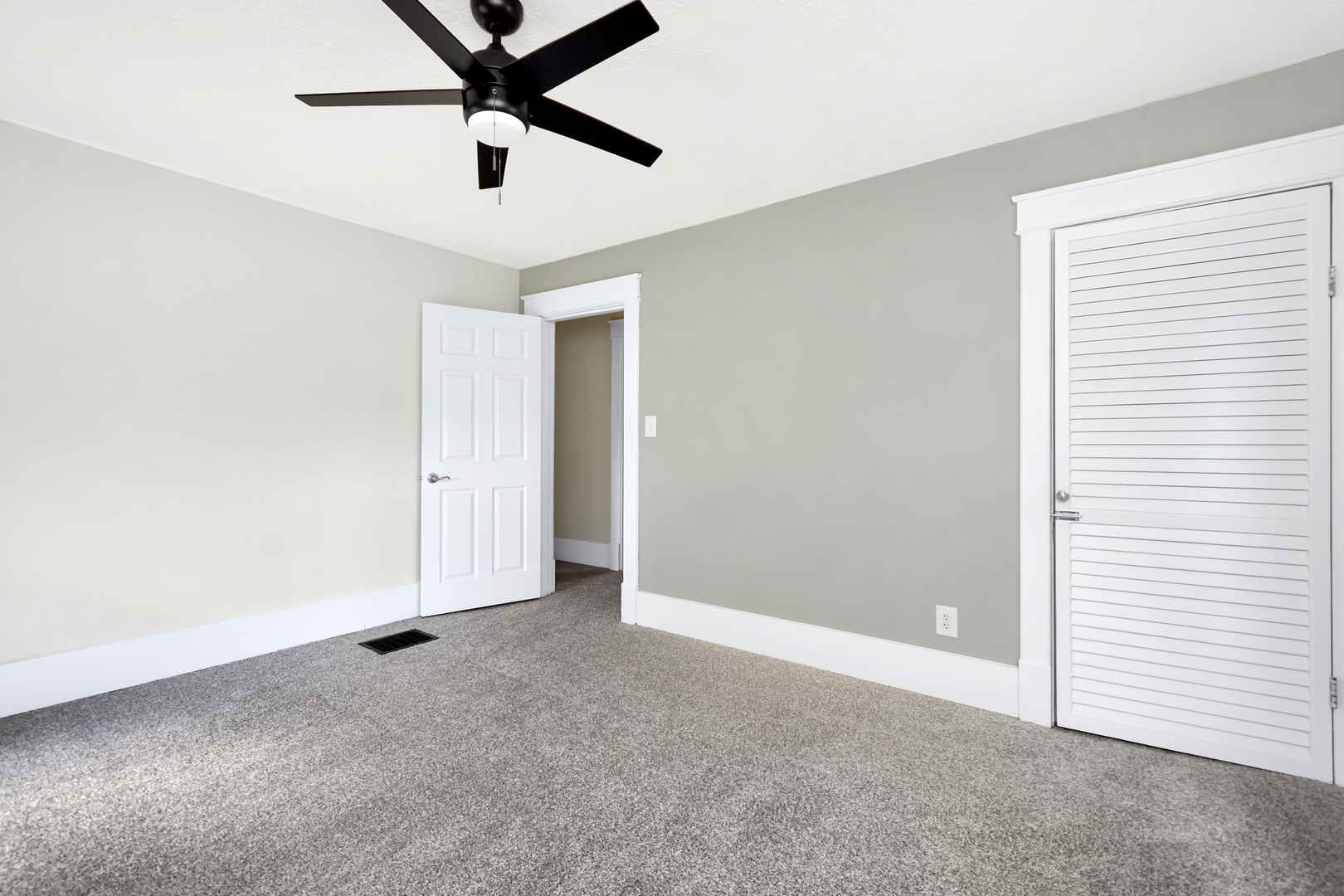 802 S Mercer Avenue, Bloomington, IL 61701