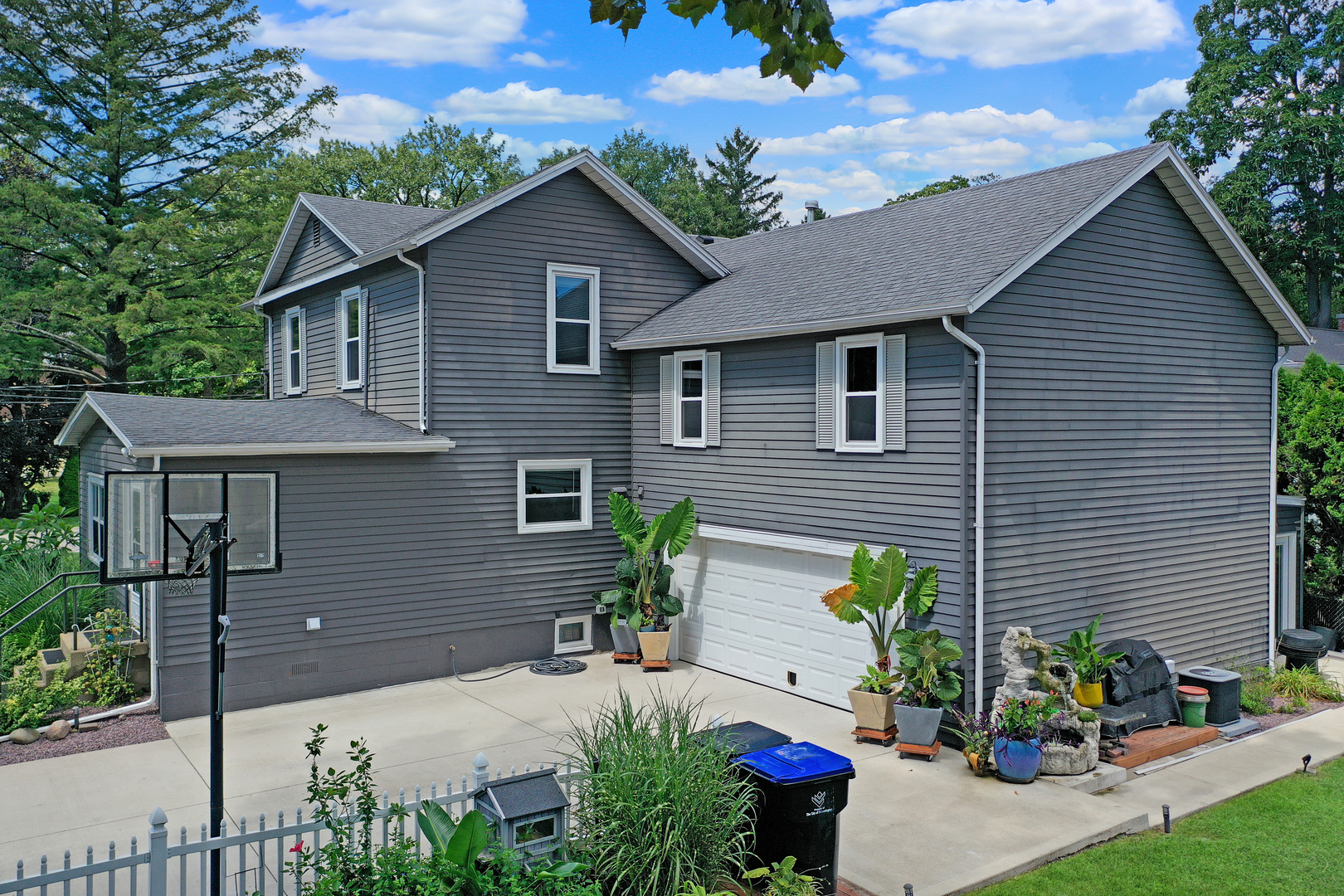 802 S Mercer Avenue, Bloomington, IL 61701