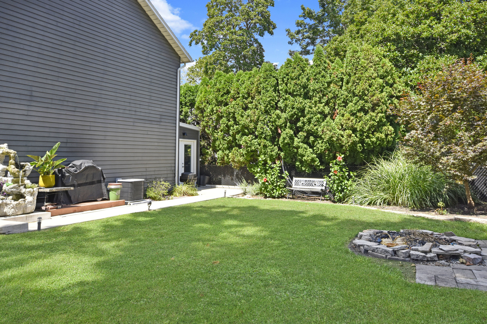 802 S Mercer Avenue, Bloomington, IL 61701