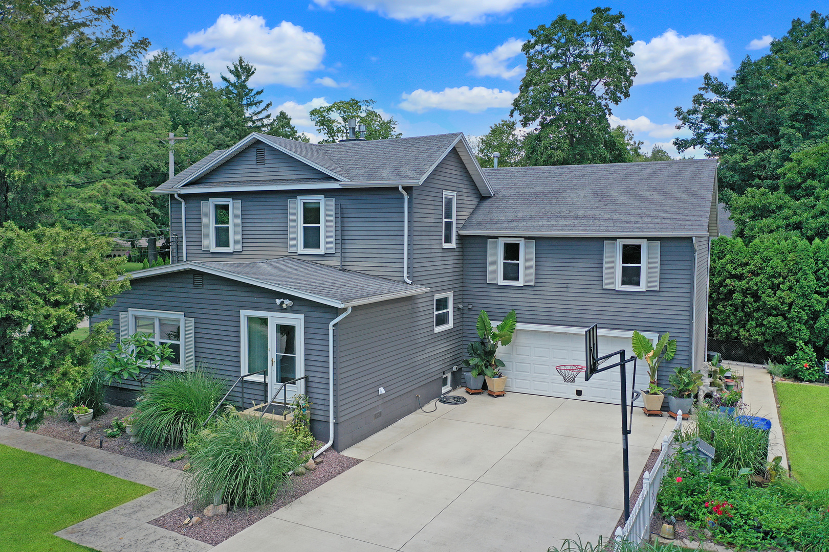 802 S Mercer Avenue, Bloomington, IL 61701