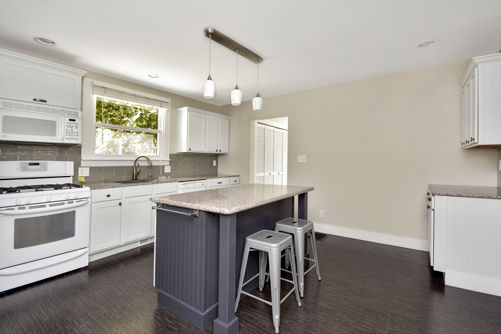 802 S Mercer Avenue, Bloomington, IL 61701