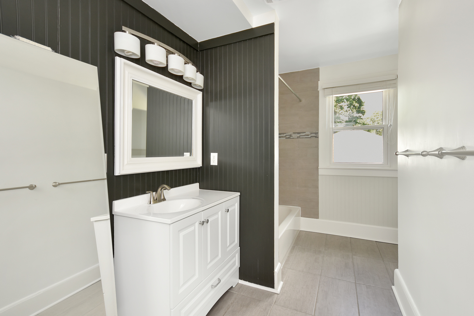 802 S Mercer Avenue, Bloomington, IL 61701