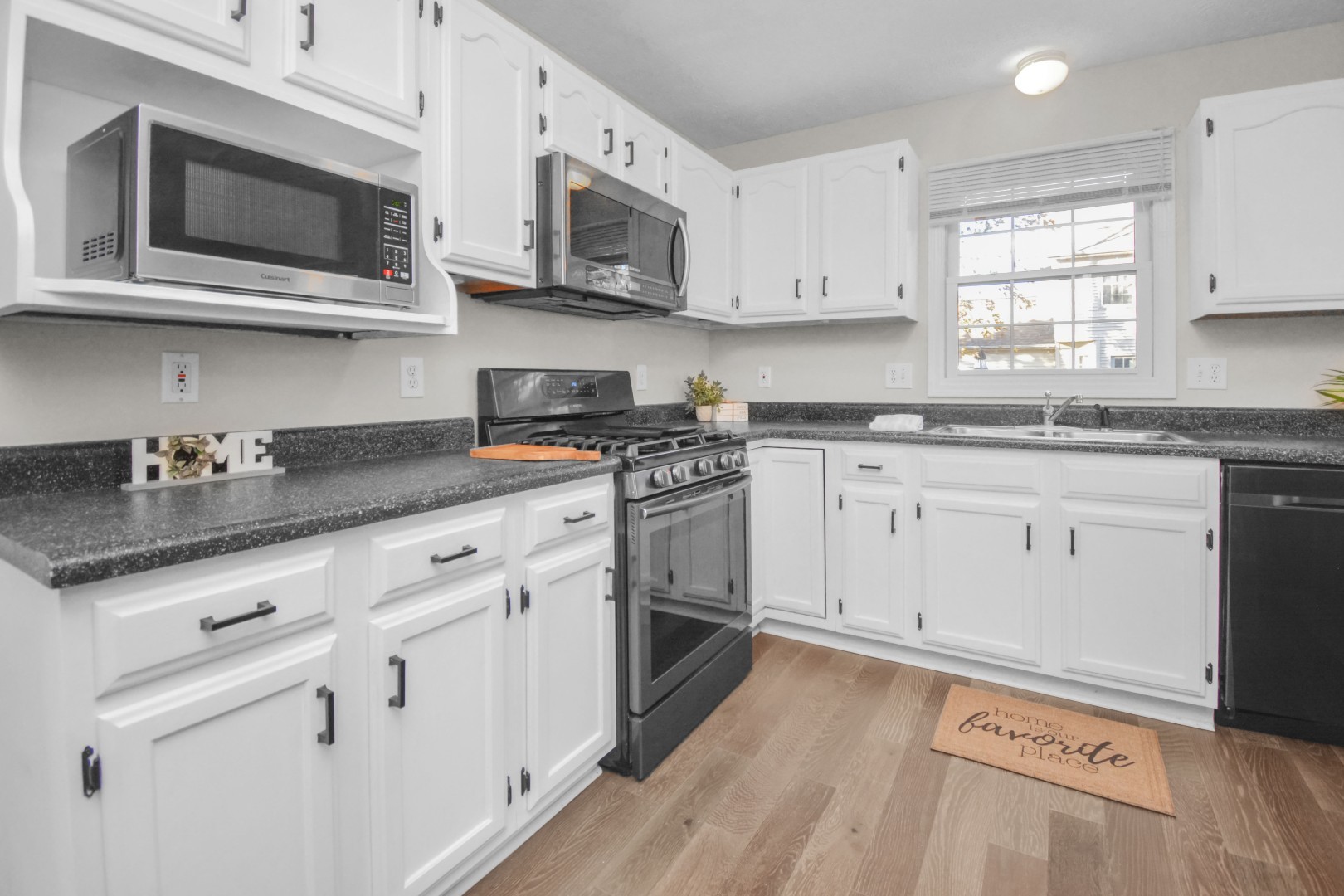 14 Hayloft Road, Bloomington, IL 61704