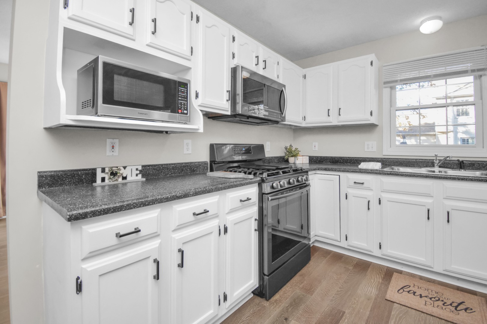 14 Hayloft Road, Bloomington, IL 61704