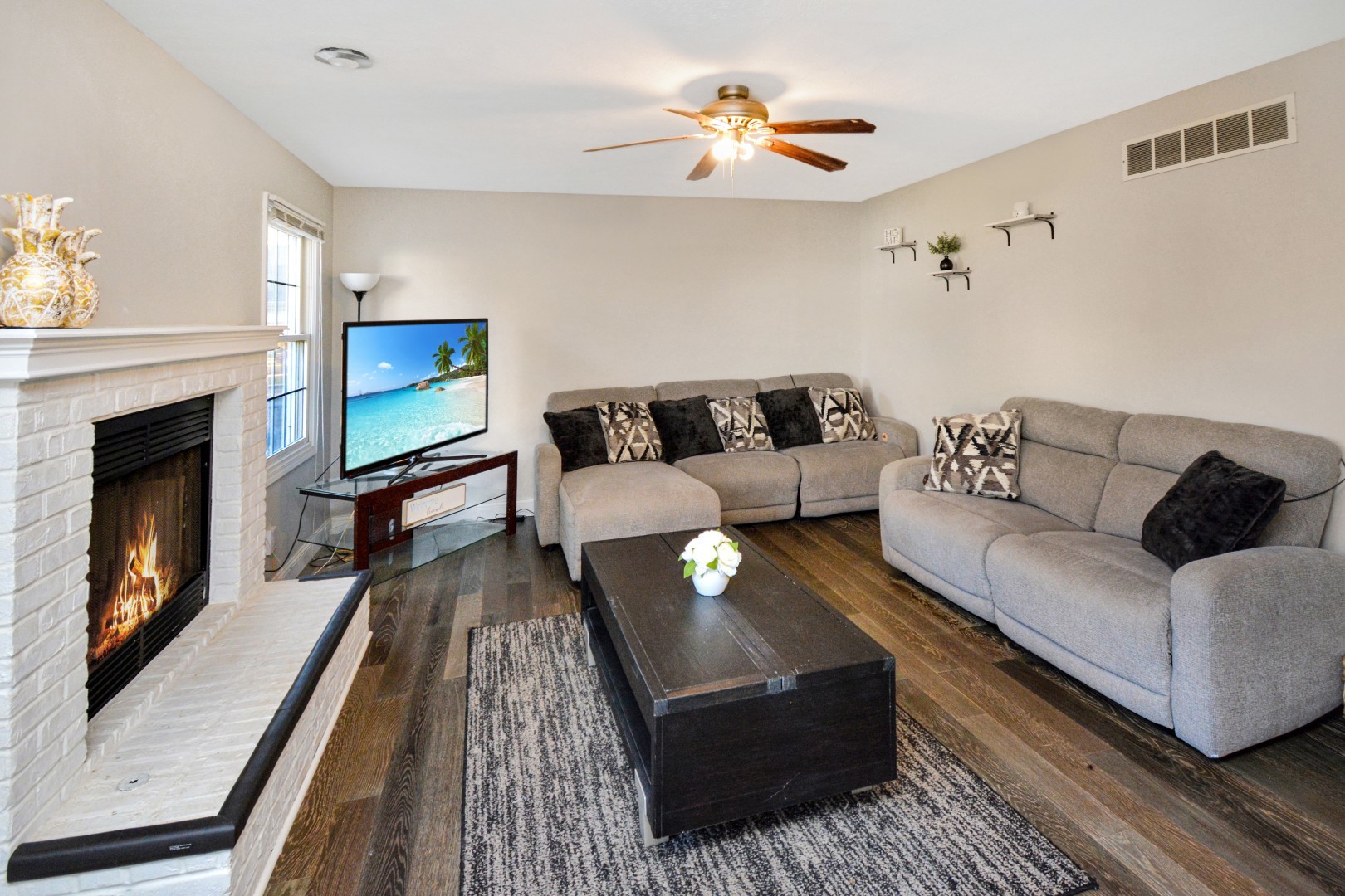 14 Hayloft Road, Bloomington, IL 61704