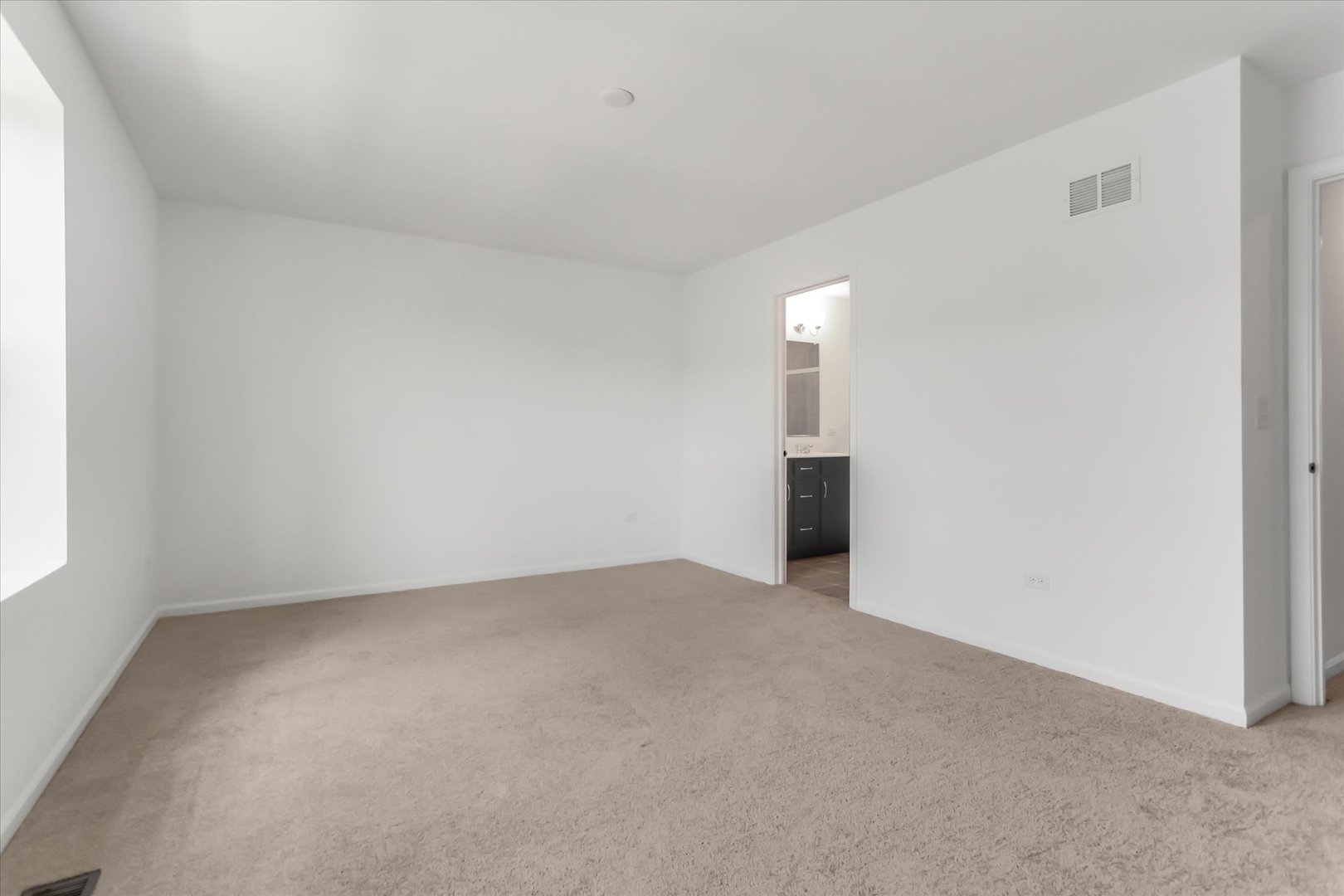 1486 Blaine Street, Des Plaines, IL 60018