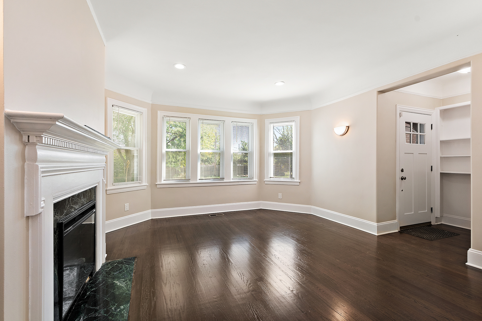 9400 S Charles Street, Chicago, IL 60643