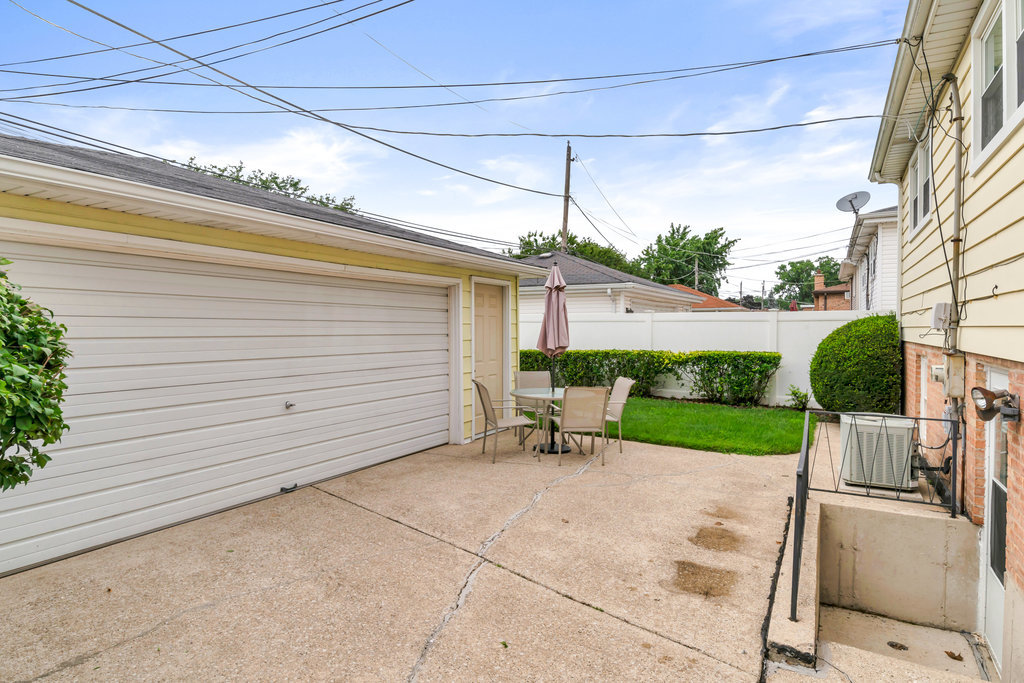 10636 S Christiana Avenue, Chicago, IL 60655