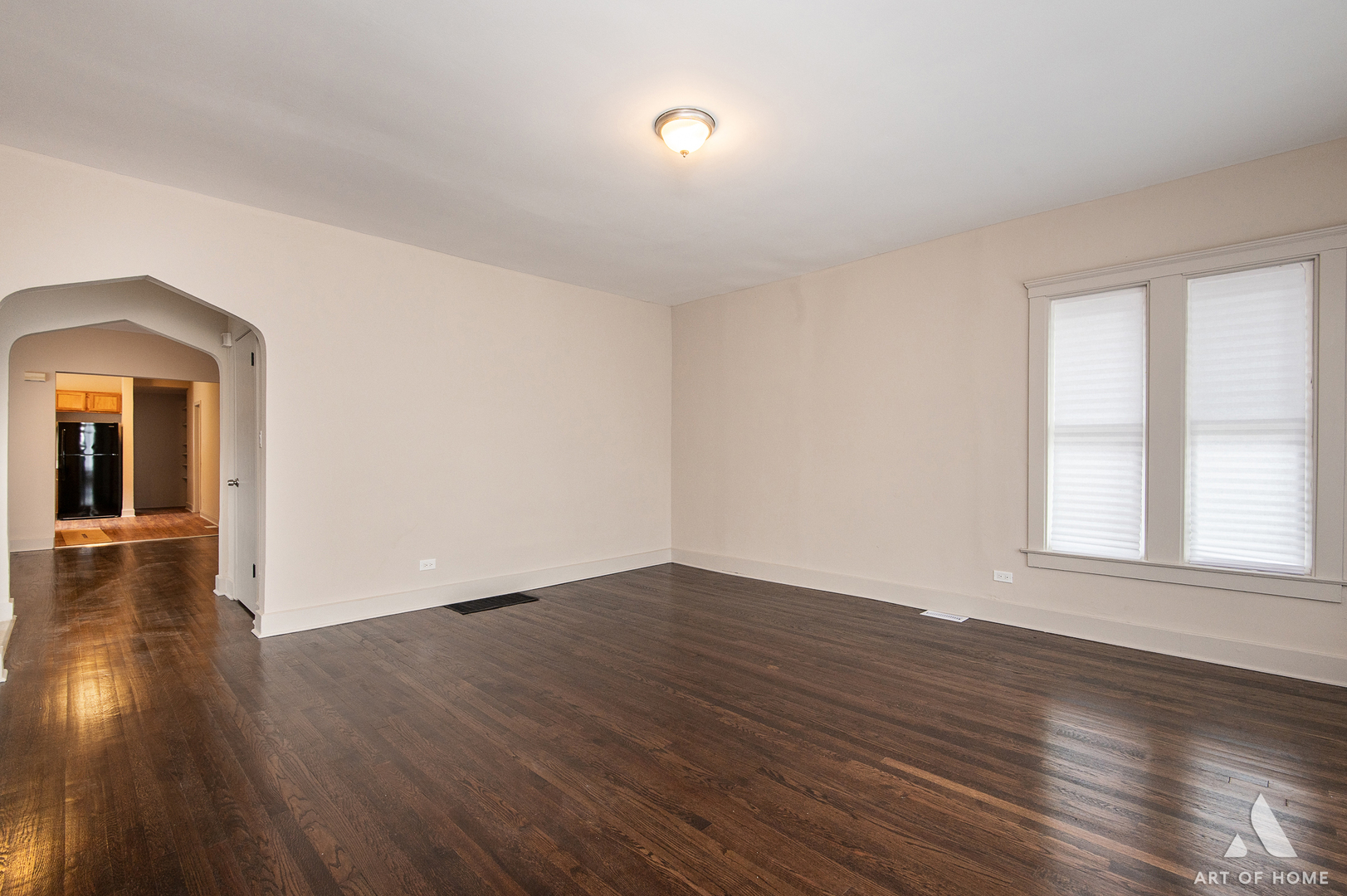 7649 S Paxton Avenue, Chicago, IL 60649
