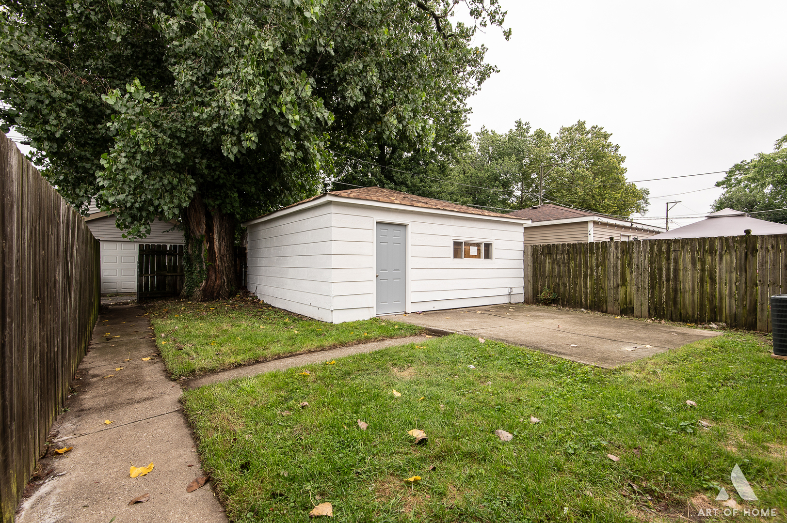 7649 S Paxton Avenue, Chicago, IL 60649