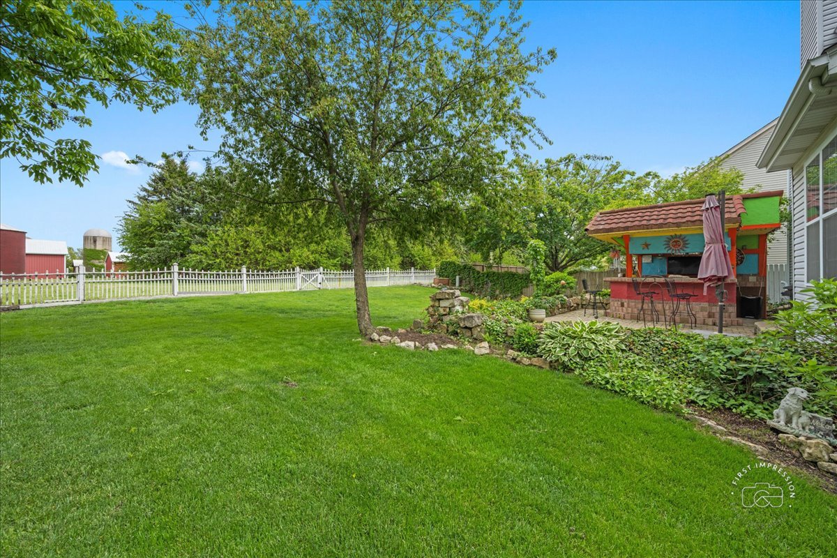 343 Diane Court, Geneva, IL 60134