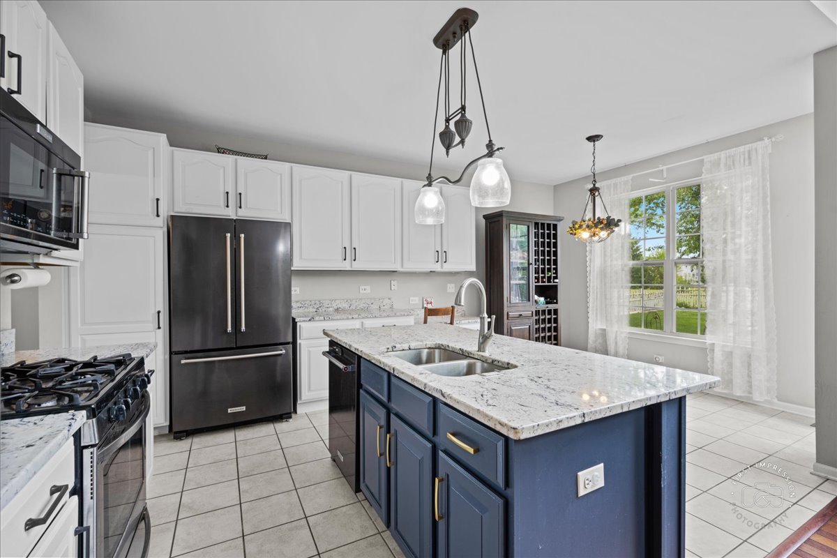 343 Diane Court, Geneva, IL 60134