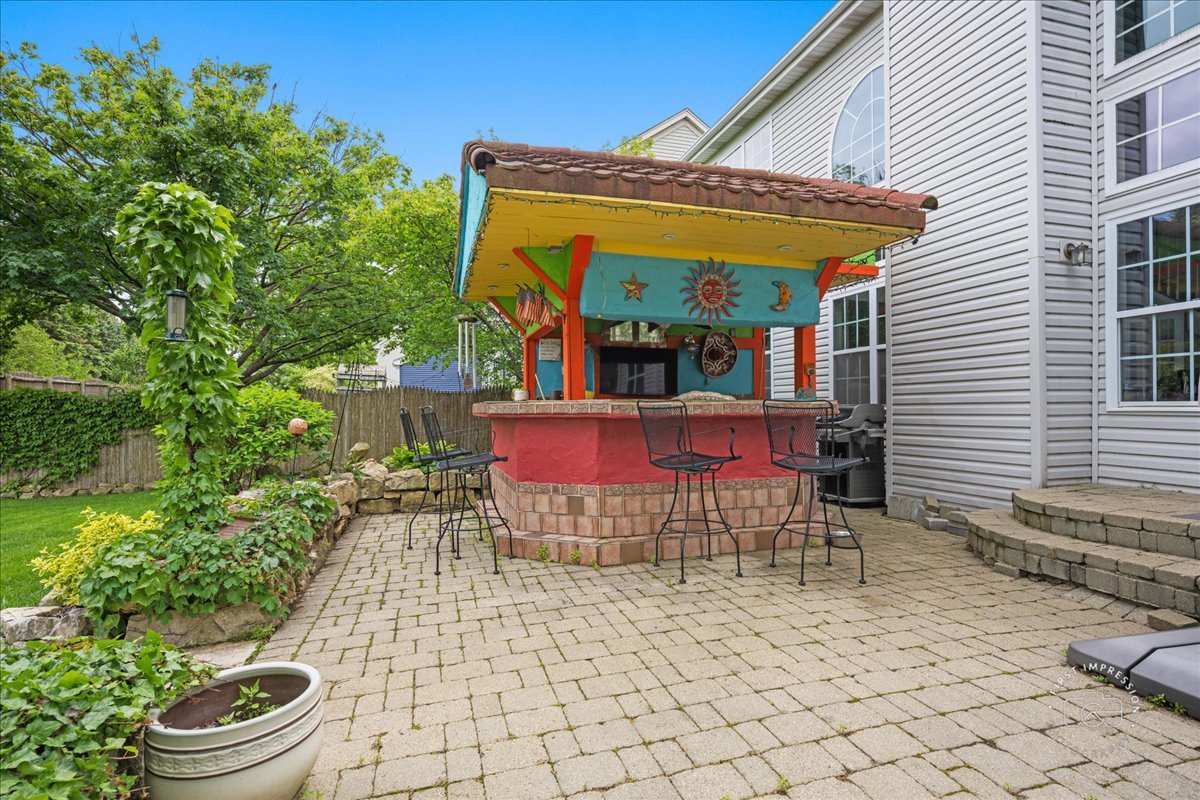 343 Diane Court, Geneva, IL 60134