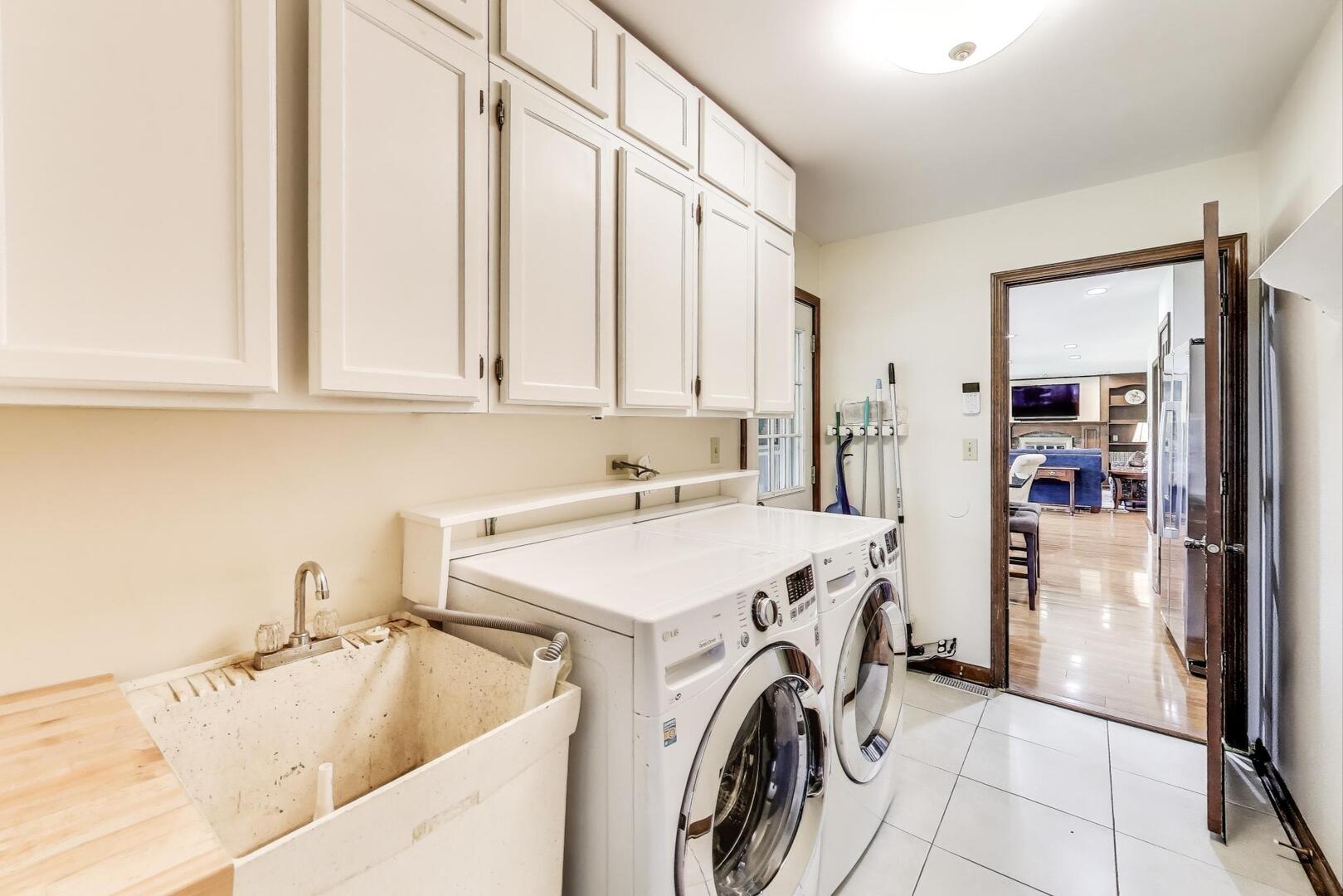 829 Shiloh Circle, Naperville, IL 60540