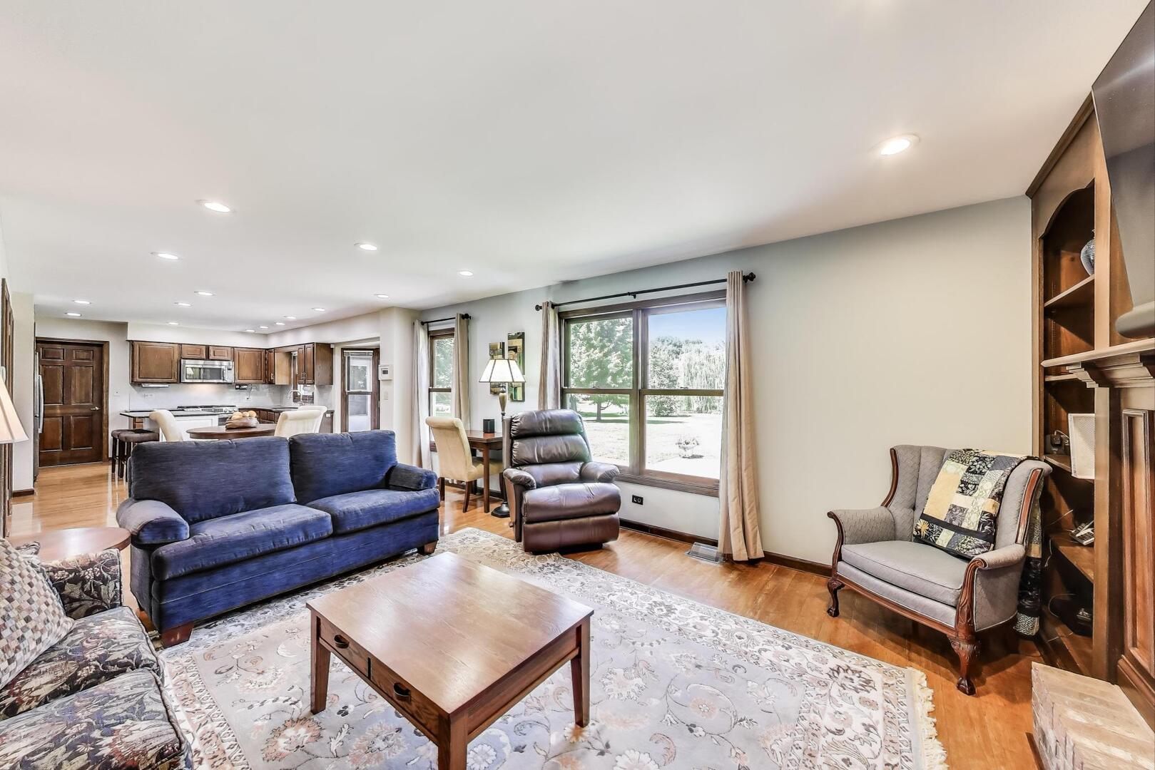 829 Shiloh Circle, Naperville, IL 60540