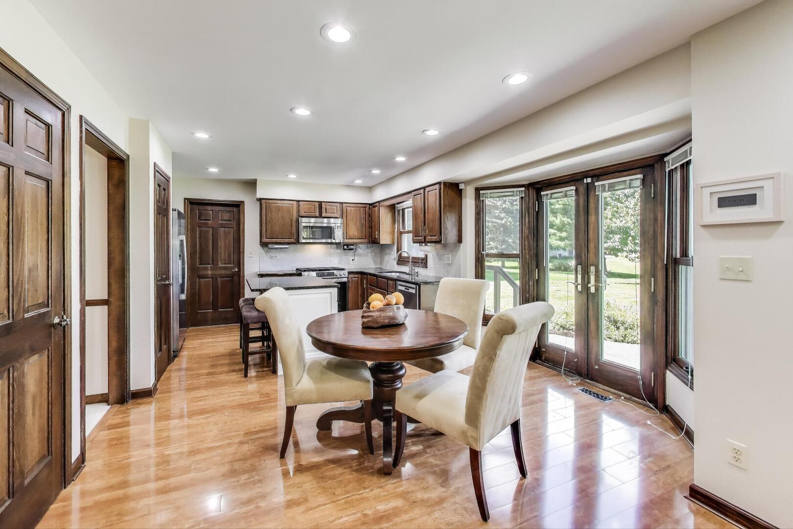 829 Shiloh Circle, Naperville, IL 60540