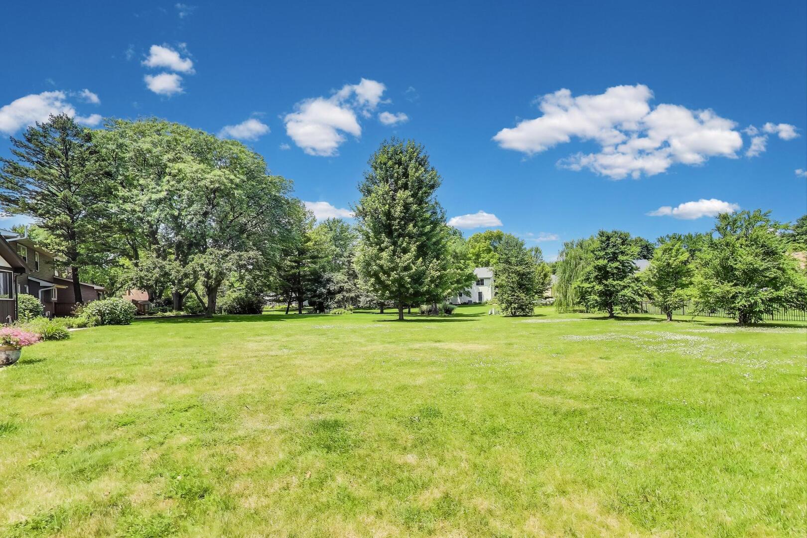 829 Shiloh Circle, Naperville, IL 60540