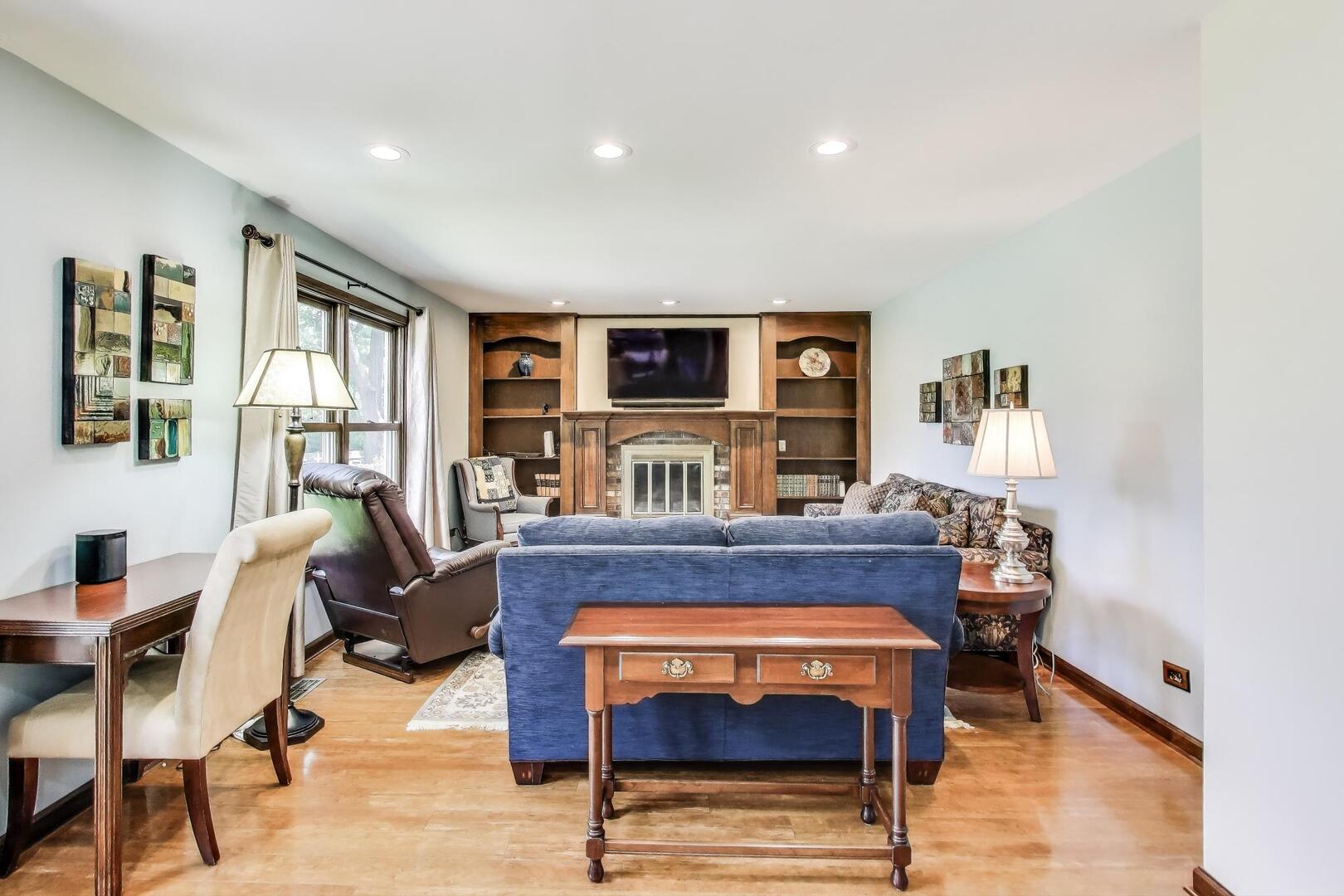 829 Shiloh Circle, Naperville, IL 60540