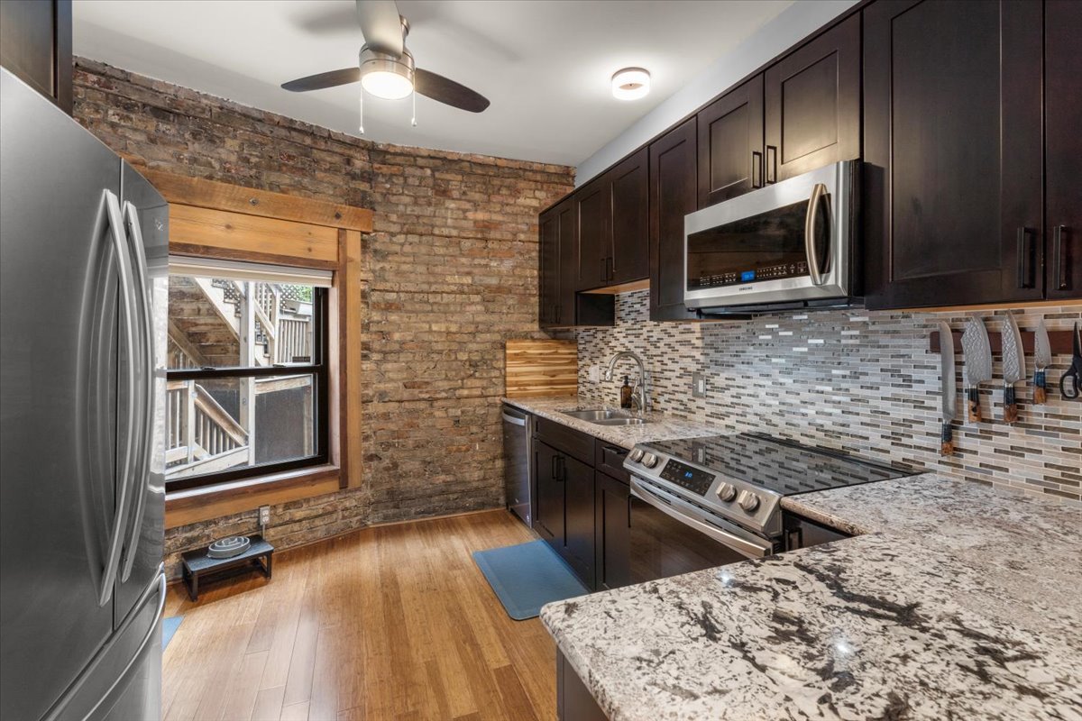 817 W Cuyler Avenue #1W, Chicago, IL 60613