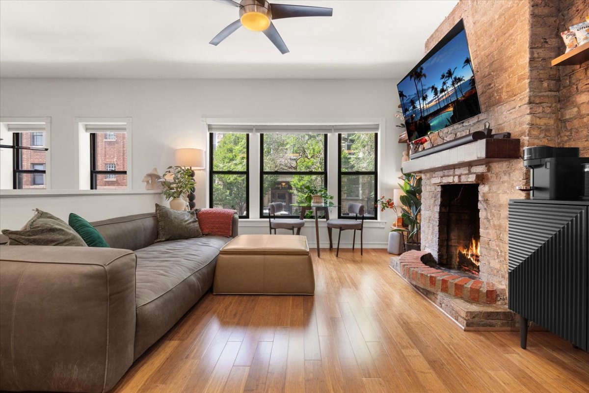 817 W Cuyler Avenue #1W, Chicago, IL 60613