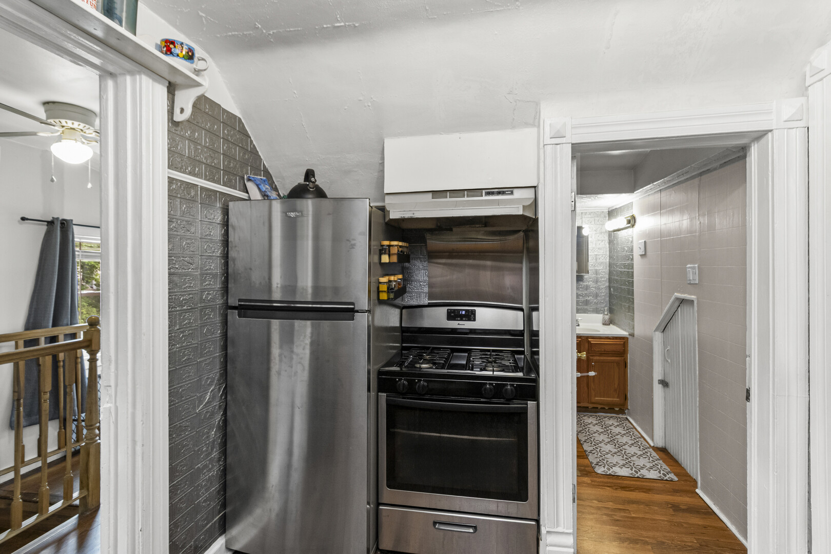 102 S Liberty Street #3, Elgin, IL 60120