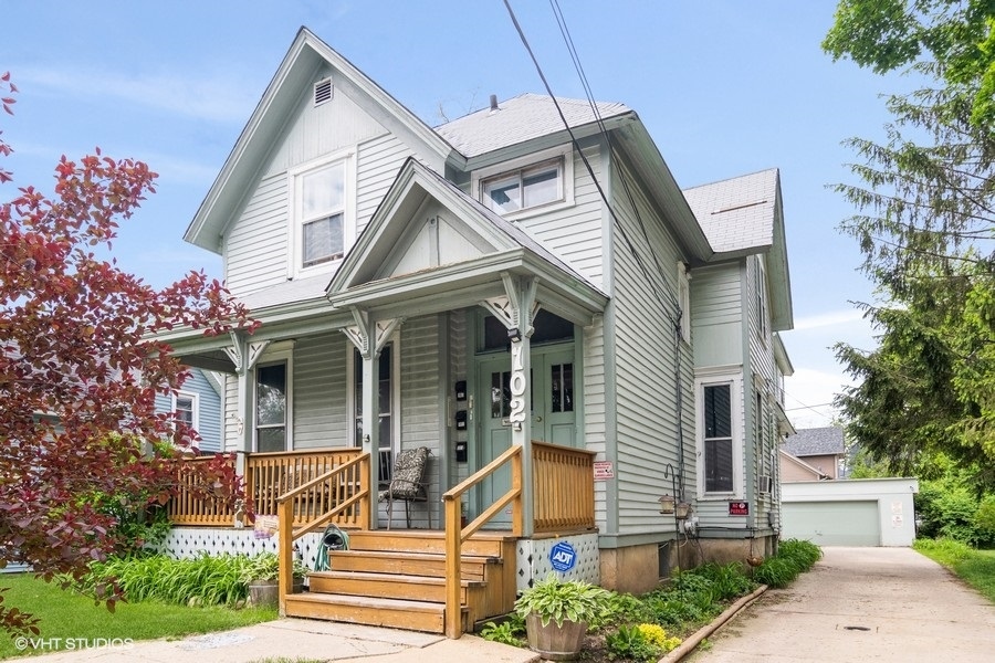102 S Liberty Street #3, Elgin, IL 60120