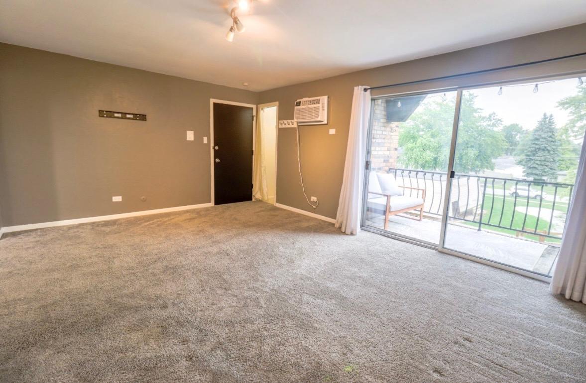 7314 Blackstone Avenue #30, Justice, IL 60458