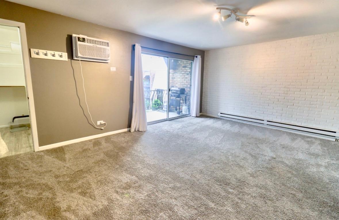 7314 Blackstone Avenue #30, Justice, IL 60458