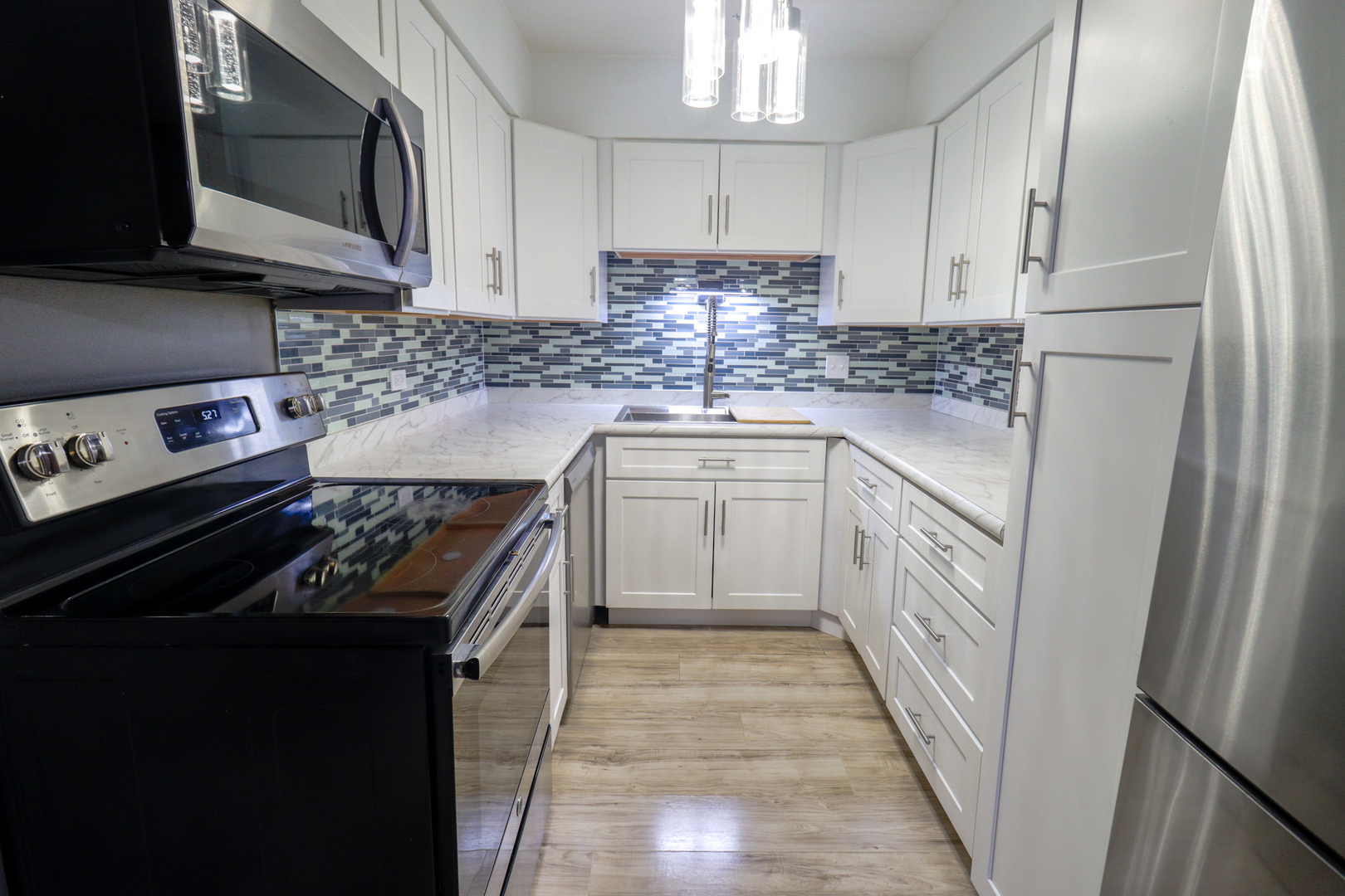 7314 Blackstone Avenue #30, Justice, IL 60458